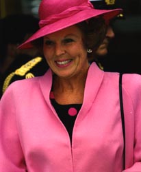 Koningin Beatrix in het roze