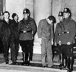 De dossierfoto's die de Berlijnse politie op 3 maart 1933 van Marinus van der Lubbe maakte