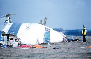 De neus van de PanAm Boeing die op 21 december 1988 neerstortte op het Schotse Lockerbie. Foto Tom Stoddart/ABC